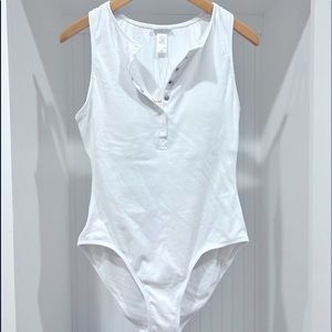 Andie Swim Malibu one piece swimsuit in white, ribbed fabric. Size medium.